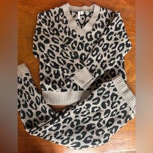 Joyspun Leopard Print Cozy Lounge Set M (8-10) Soft Knit Sweater & Joggers
